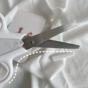 Stainless steel scissors White with cap 10.5cm 4.13inch portable